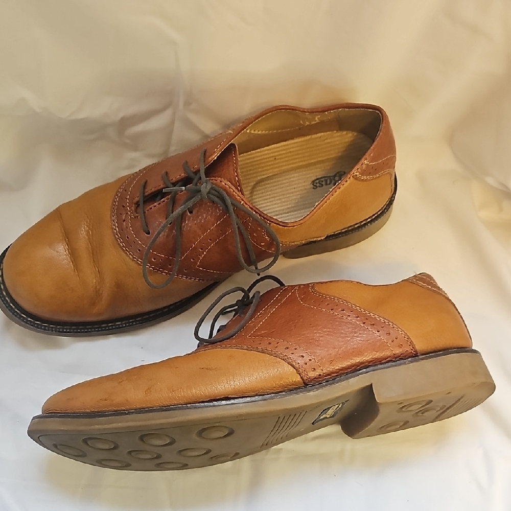 Tan Leather Oxford Shoes with Closed Lacing and Stacked Heel
